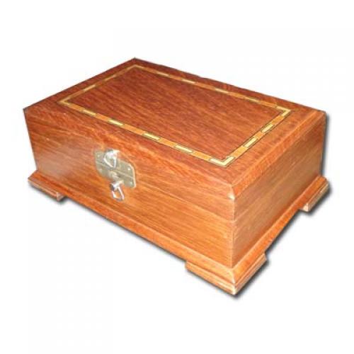 H Upmann cigar cabinet with dedication to Guillermo Figueroa 194 H Upmann cigar cabinet with dedication to Guillermo Figueroa 194