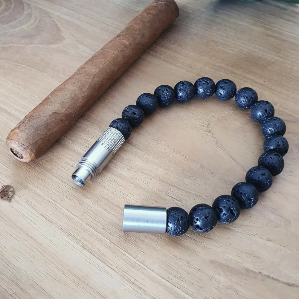 Les Fines Lames The Cigar Punch Bracelet Lava Stone