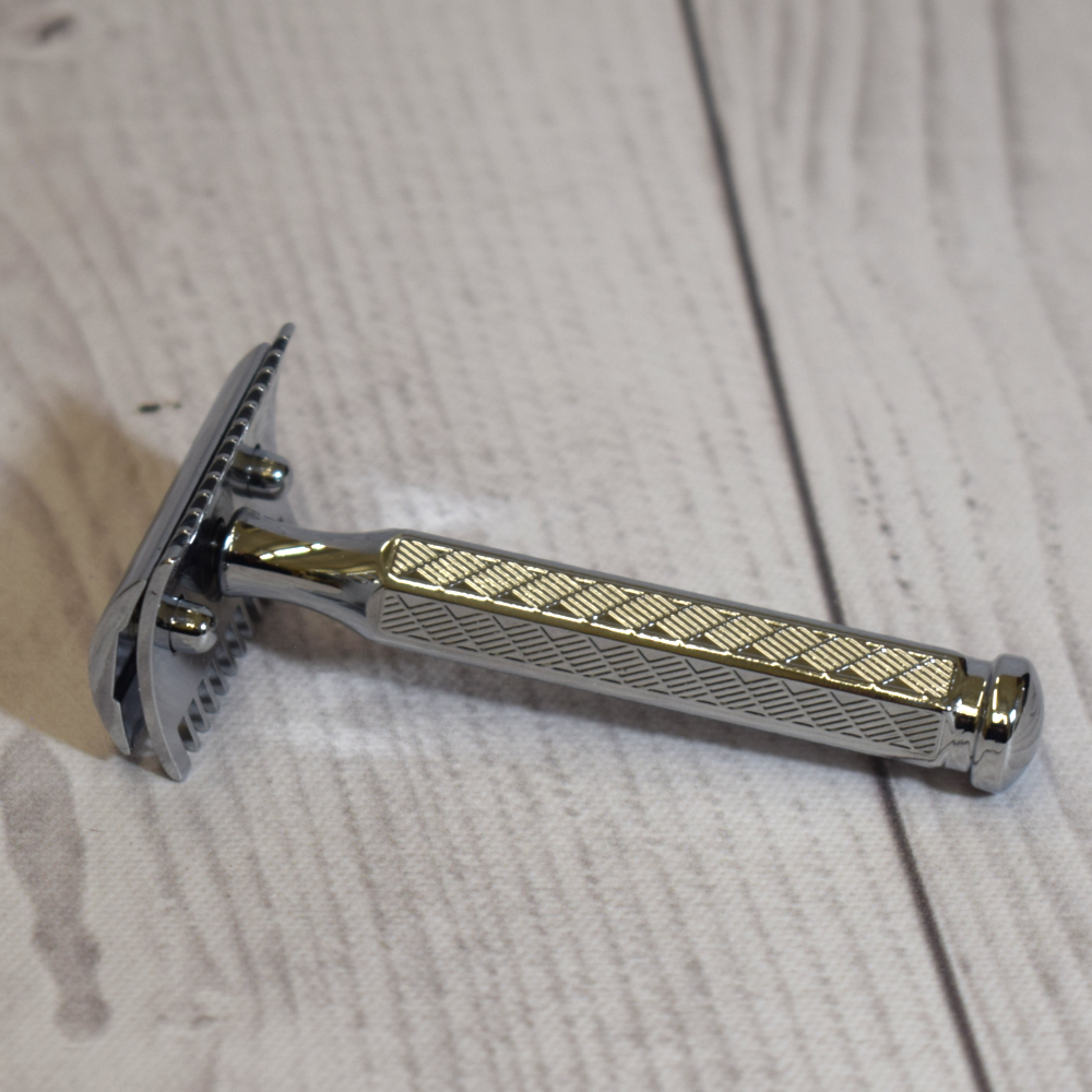 Merkur Nickel-Plated Diagonal Lines - Open Tooth Comb Razor