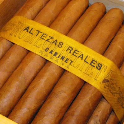 Romeo Altezas Reales (cabinet of 50)