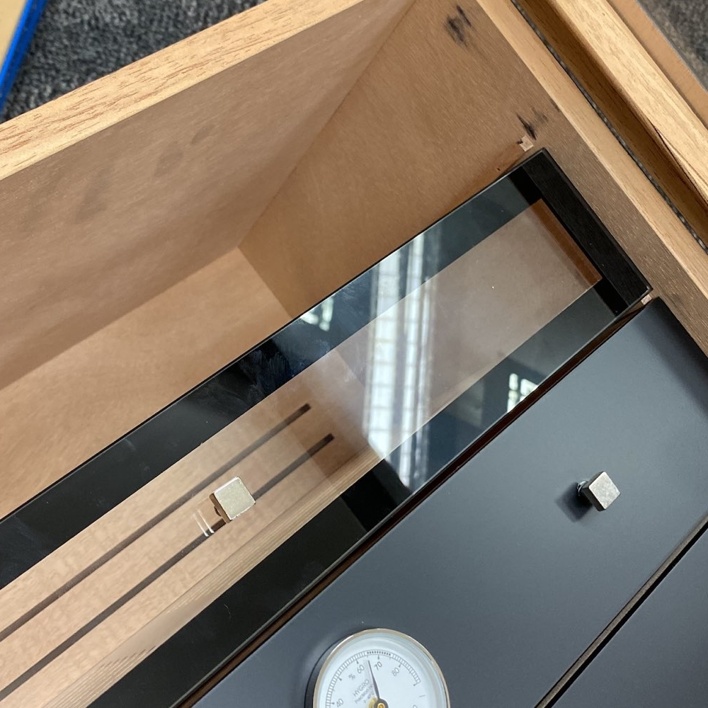 SLIGHT SECONDS Adorini Varese Deluxe Cigar Humidor 500 Capacity