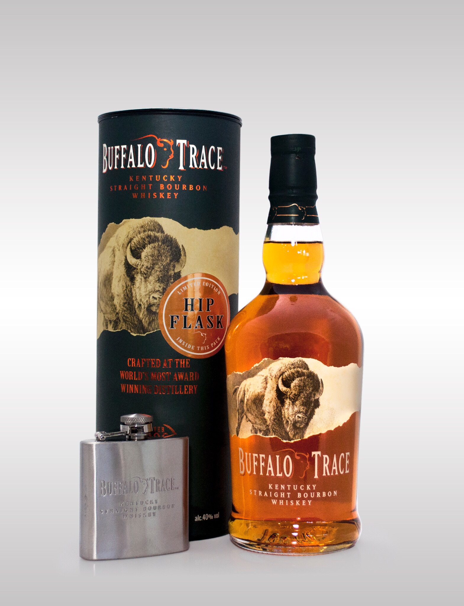 Buffalo Trace Kentucky Straight Whiskey with Hip Flask - 70cl 40%