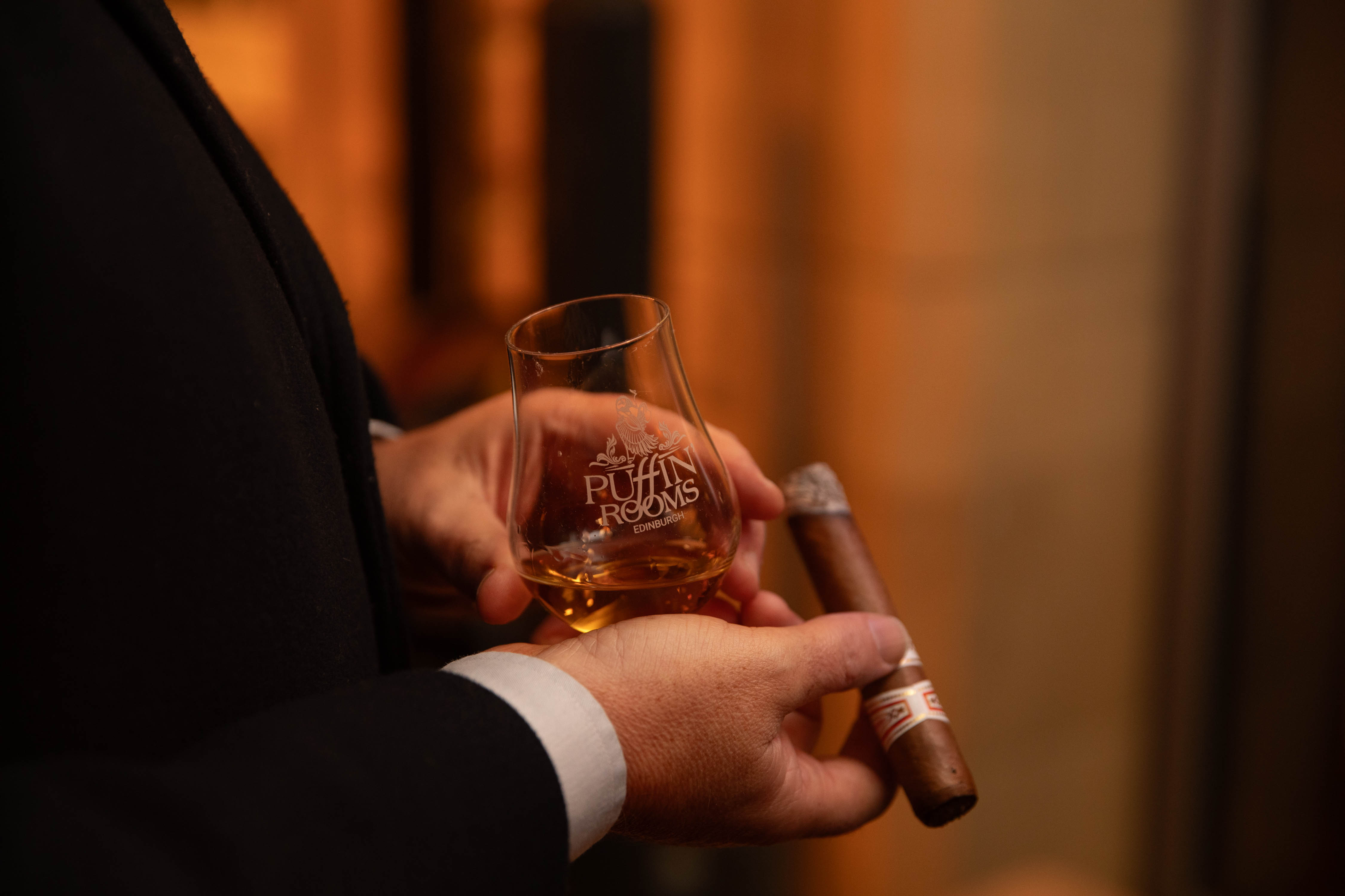 A Night to Remember: Cigar Lovers Rejoice at La Casa del Habano Edinburghs Sensational Event