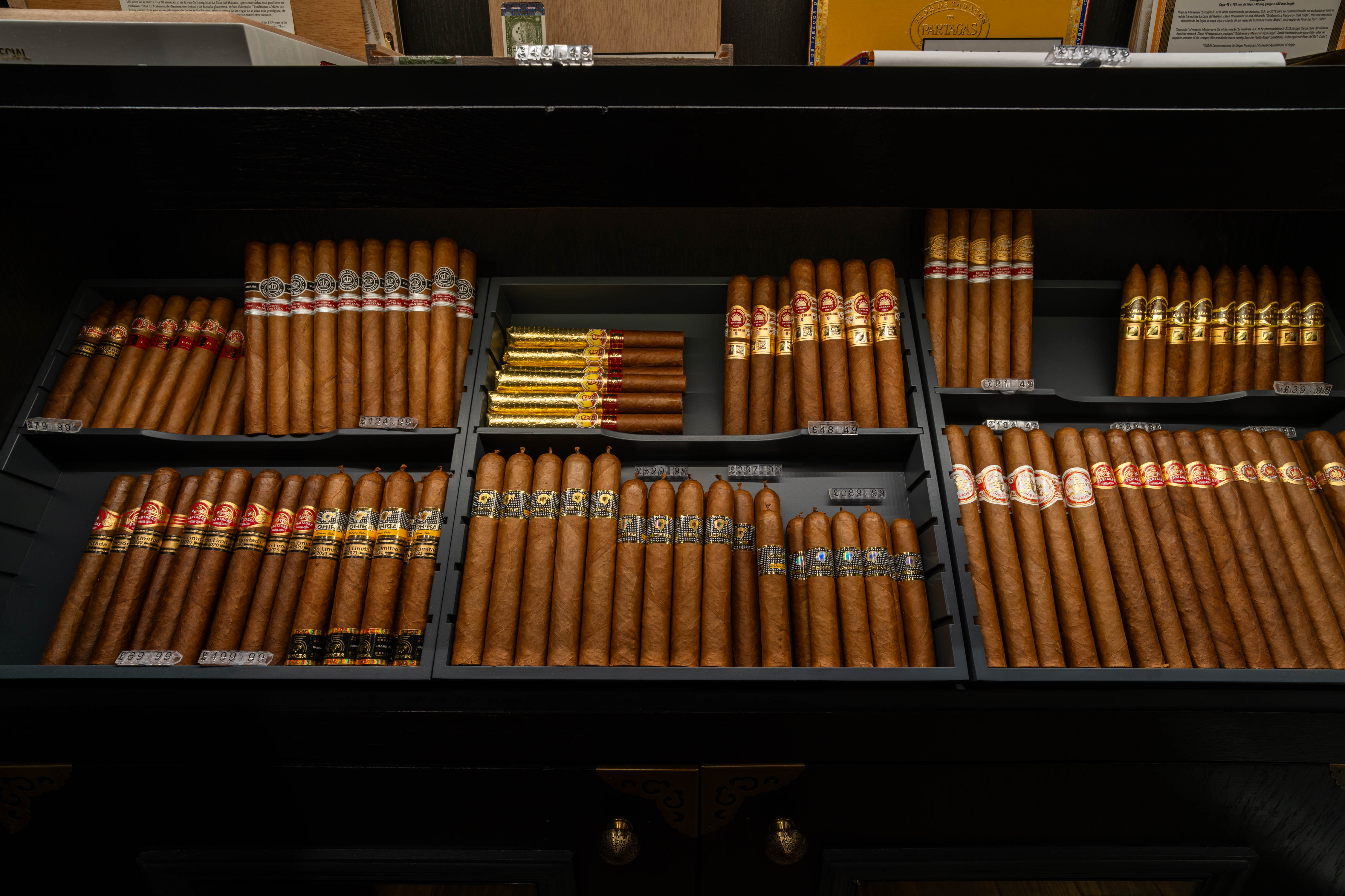 A Night to Remember: Cigar Lovers Rejoice at La Casa del Habano Edinburghs Sensational Event