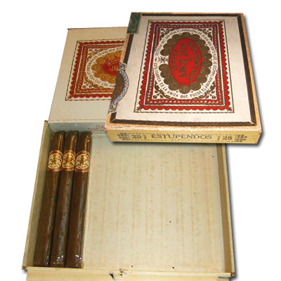 Hoyo de Monterrey Estupendo (cellophaned) - (GeorgeB)