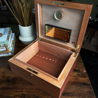 Adorini Cedro Medium Deluxe Cigar Humidor - 75 Cigar Capacity (AD051)