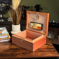Adorini Cedro Medium Deluxe Cigar Humidor - 75 Cigar Capacity (AD051)