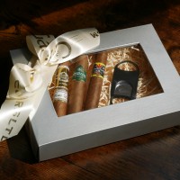 A Cut Above the Rest Fathers Day Gift Sampler - 3 Cigars, Cutter and Card