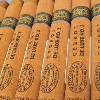 Romeo y Julieta Cedros de Luxe No. 3 Cigar - Box of 25