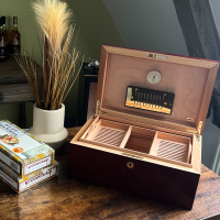 SLIGHT SECONDS Adorini Santiago Grande Deluxe Cigar Humidor - 150 Cigar Capacity (AD058)