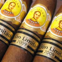 Bolivar Petit Belicosos Cigar (Vintage 2009) - 1 Single