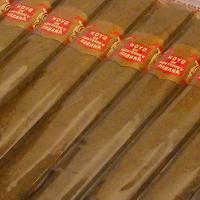 Hoyo de Monterrey Palmas Extra cellophaned 1970s - 25s