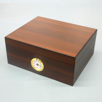 Sikarlan Walnut Humidor - Gold Dial - 50 Cigar Capacity