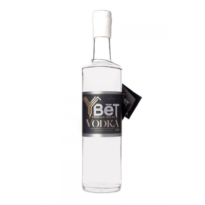 Y B&#274;T The Beet Welsh Vodka - 43% 70cl