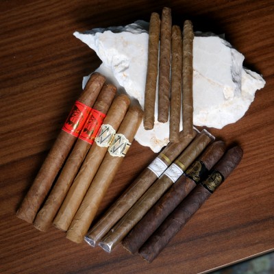 The Brisk Bunch Selection Sampler - 12 Cigars