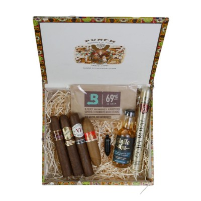 Sip Smoke and Scent Gift Box Sampler - 4 Cigars 3 Accessories & 1 Miniature