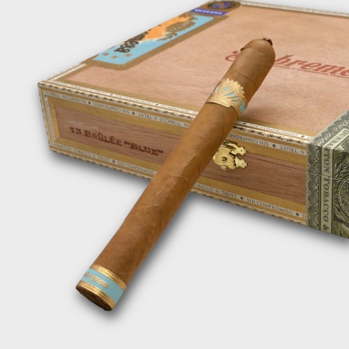 Dunbarton Tobacco & Trust Sobremesa Brulee Blue Cigar - Box of 13