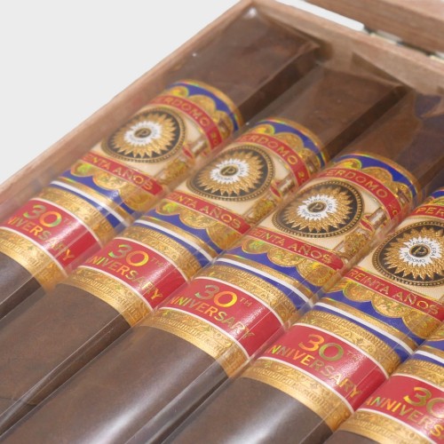 Perdomo 30th Anniversary Maduro Robusto Cigar - Box of 30