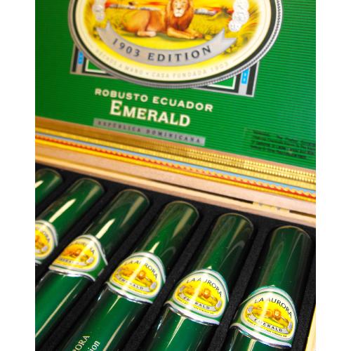 La Aurora Preferidos Robusto Cigars - Emerald - Box of 8