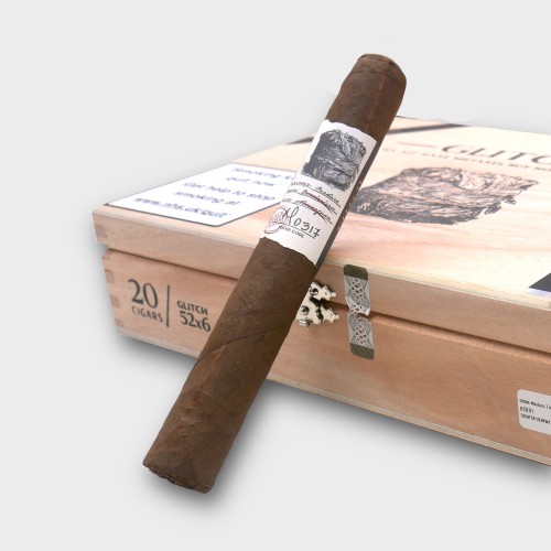 Blackbird Glitch Toro Cigar - Box of 20