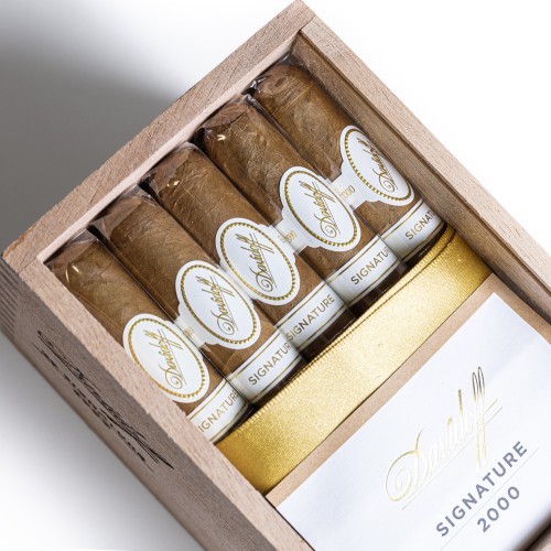 Davidoff Signature 2000 Cigar - Box of 25