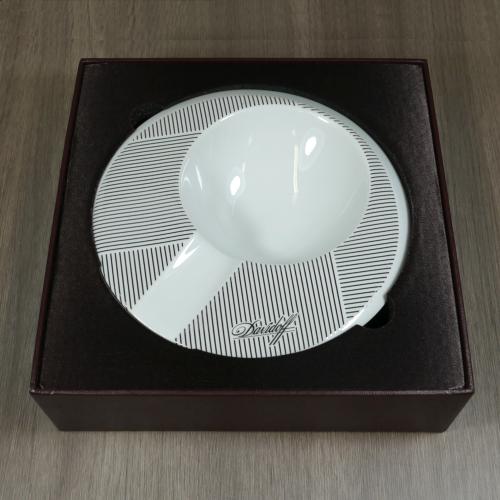 Davidoff - Porcelain Round Ashtray - 1 Cigar