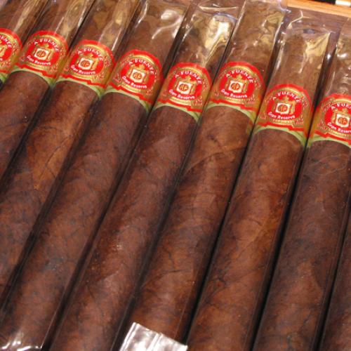 Arturo Fuente Exquisitos Cigar - Box of 50