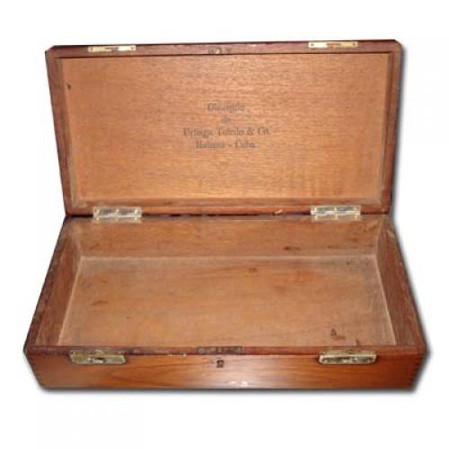 Cigar cabinet with dedication to JA Duarte Obsequio de Urtia ONE Cigar cabinet with dedication to JA Duarte Obsequio de Urtia ONE