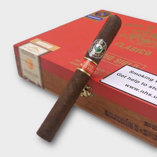 Joya de Nicaragua Clasico Medio Seleccion B Cigar - Box of 25
