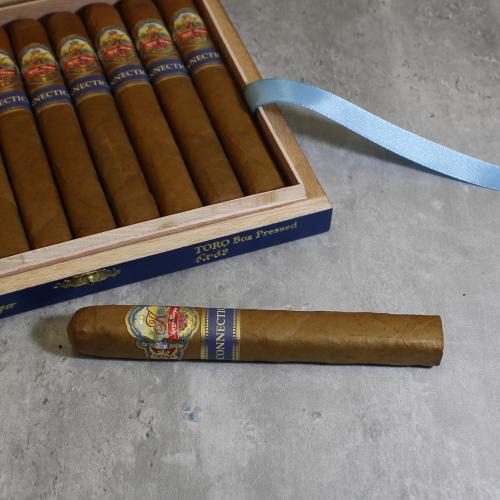 K by Karen Berger Toro Connecticut Cigar - Box of 10