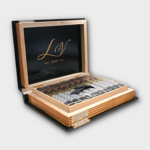 Las Villas By The Book Toro Cigars - Box of 20