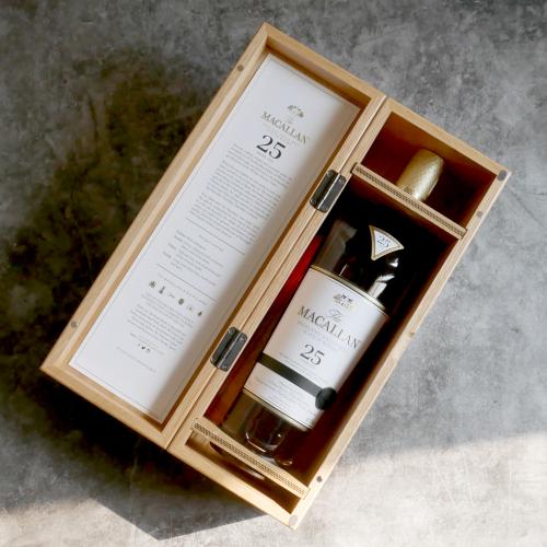 SPECIAL OFFER BUNDLE DEAL - Macallan 25 Year Old Sherry Oak 2021 & Macallan 25 Year Old 2023 Sherry Oak Whisky