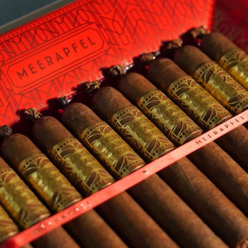 Meerapfel Richard Master Blend Limited Edition Double Robusto Cigar - Box of 10