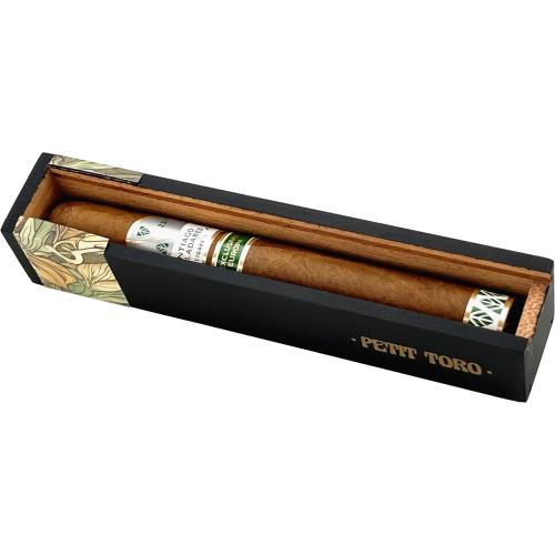 Oscar Valladares Santiago Valladares Petit Robusto Cigar - Box of 10