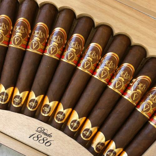Oliva Serie V 135 Aniversario Edicion Real Cigar - 1 Single (Discontinued)
