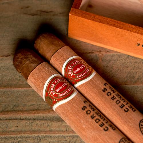 Romeo y Julieta Cedros de Luxe No. 3 Cuban Gift Box - 2 Cigars