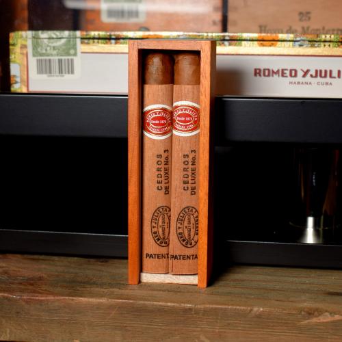 Romeo y Julieta Cedros de Luxe No. 3 Cuban Gift Box - 2 Cigars