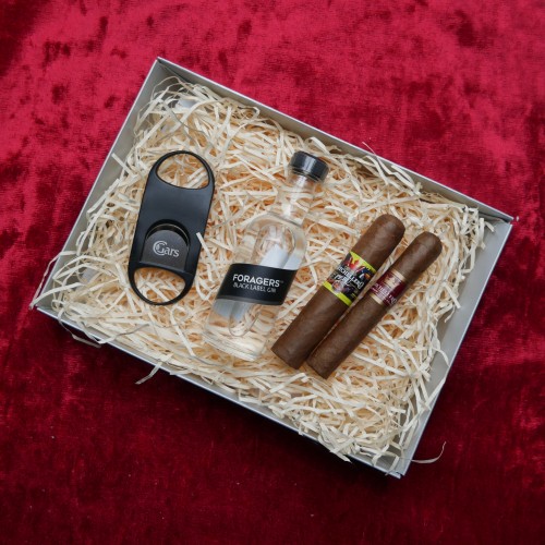Santas Secret Stash Gift Box Sampler - 2 Cigars, Cutter and 5cl Miniature