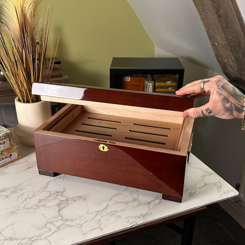 SLIGHT SECONDS - Prestige Stetson Humidor - 150 Cigars Capacity