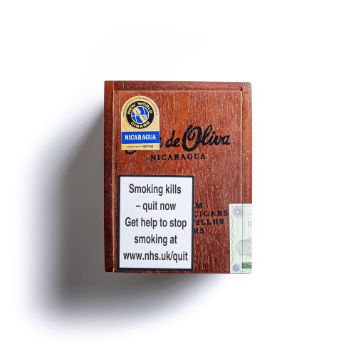 Flor De Oliva Robusto Cigar - Cabinet of 25