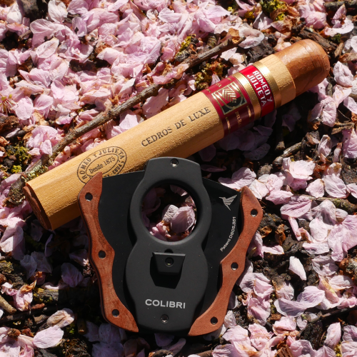 LCDH Romeo y Julieta Cedros de Luxe Cigar - 1 Single