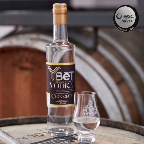 Y BĒT The Beet Chocolate Welsh Vodka -  40% 70cl