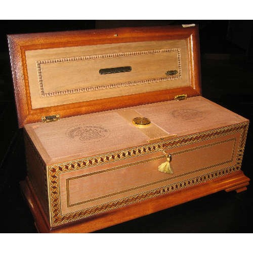 H. Upmann Replica Humidor - EMPTY