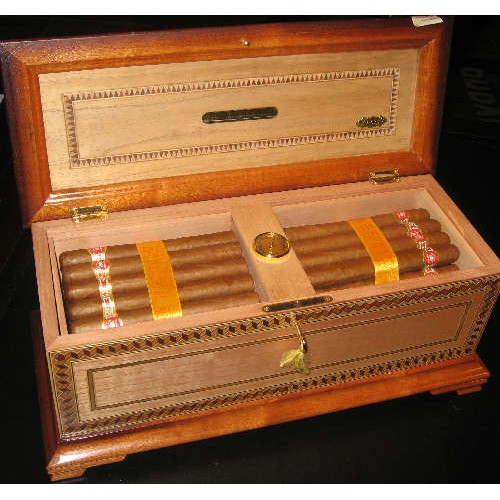 H. Upmann Replica Humidor - EMPTY