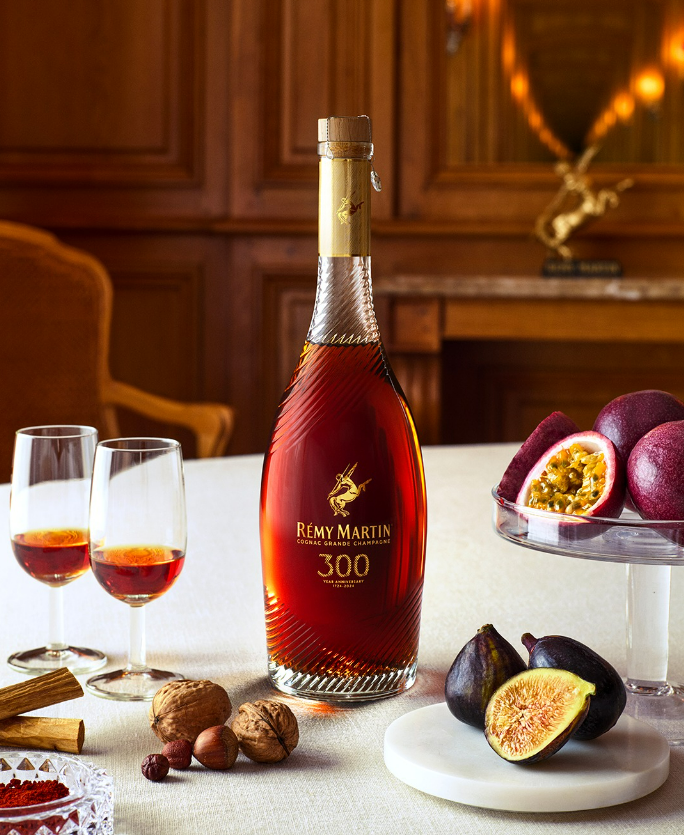 送込【未開封 古酒／ REMY MARTIN COGNAC 1LITRE 】 古酒】REMY MARTIN Cognac V.S.O.P. 箱入り - メルカリ