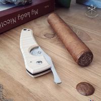 Les Fines Lames Le Petit Classic  - The Cigar Pocket Knife - Curly Maple (End of Line)