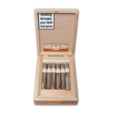 Drew Estate Liga Privada Herrera Esteli Short Corona Gorda Cigar - Box of 12
