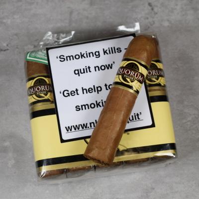 Quorum Shade Grown Short Robusto Cigar - Bundle of 10