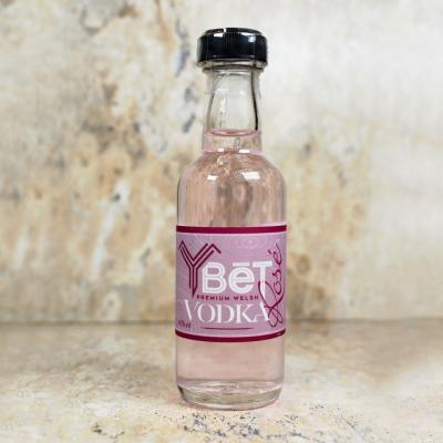 Y B&#274;T Rose Double Beet Premium Welsh Vodka Miniature Â– 40% 5cl
