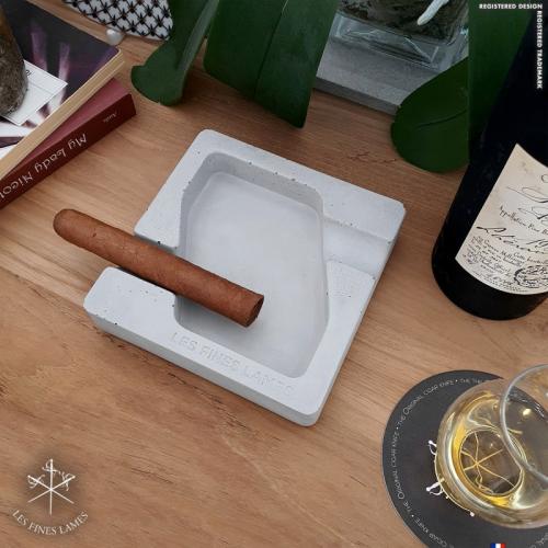 Les Fines Lames - Dyad Concrete Cigar Ashtray - Grey